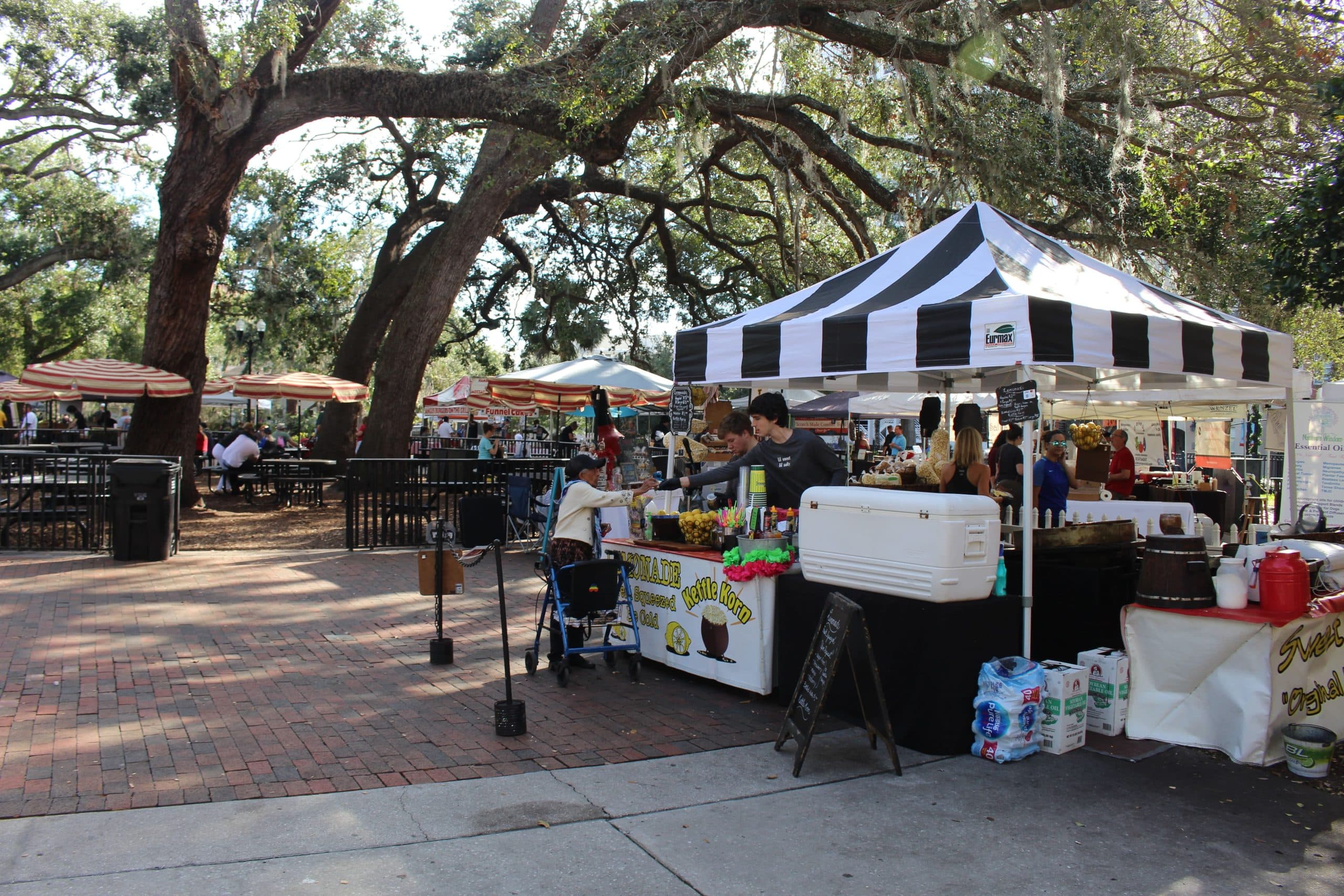 Orlando Farmer's Market stands